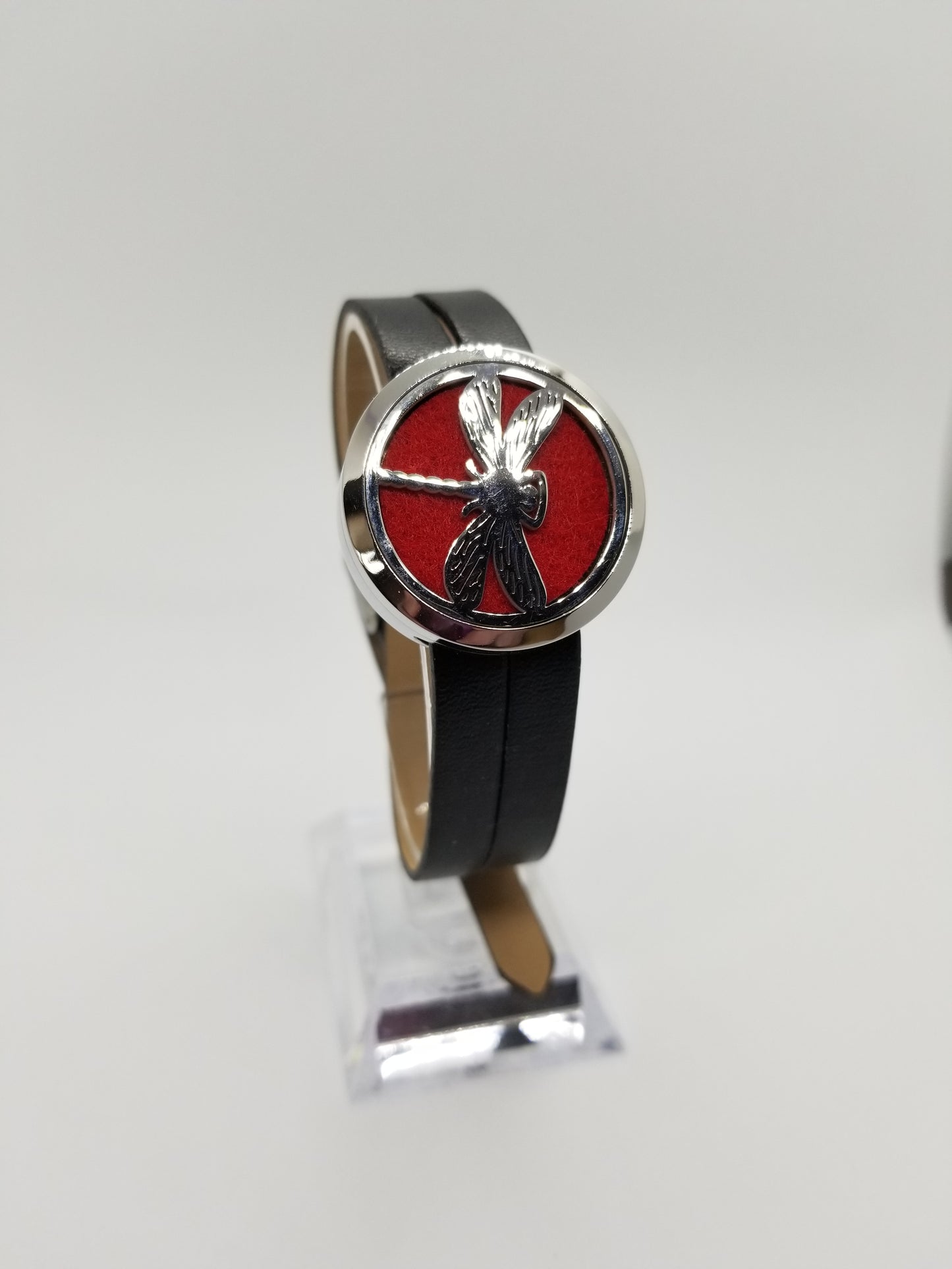 Dragonfly Twist-off Stainless Diffuser Leather Wristband